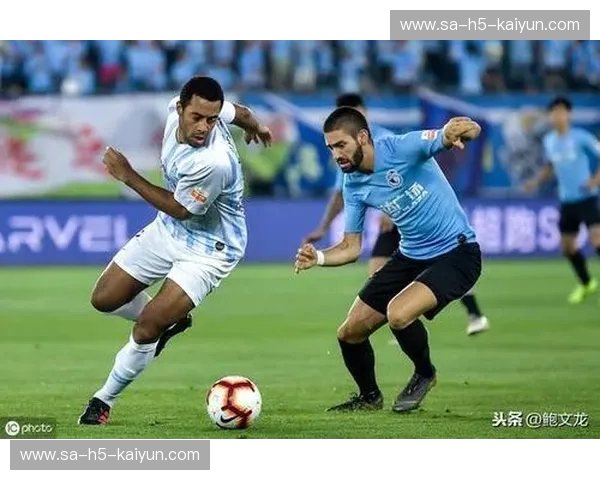 绿茵史诗：富力与泰达的恩怨情仇，一场不容错过的足球盛宴